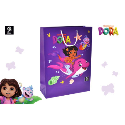 Подарунковий пакет qbee "Дора мандрівниця" паперовий L QB004-202 Подарунковий пакет qbee "Дора мандрівниця" паперовий L QB004-202
