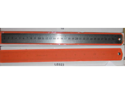 Лінійка металева - 30 см LE-023